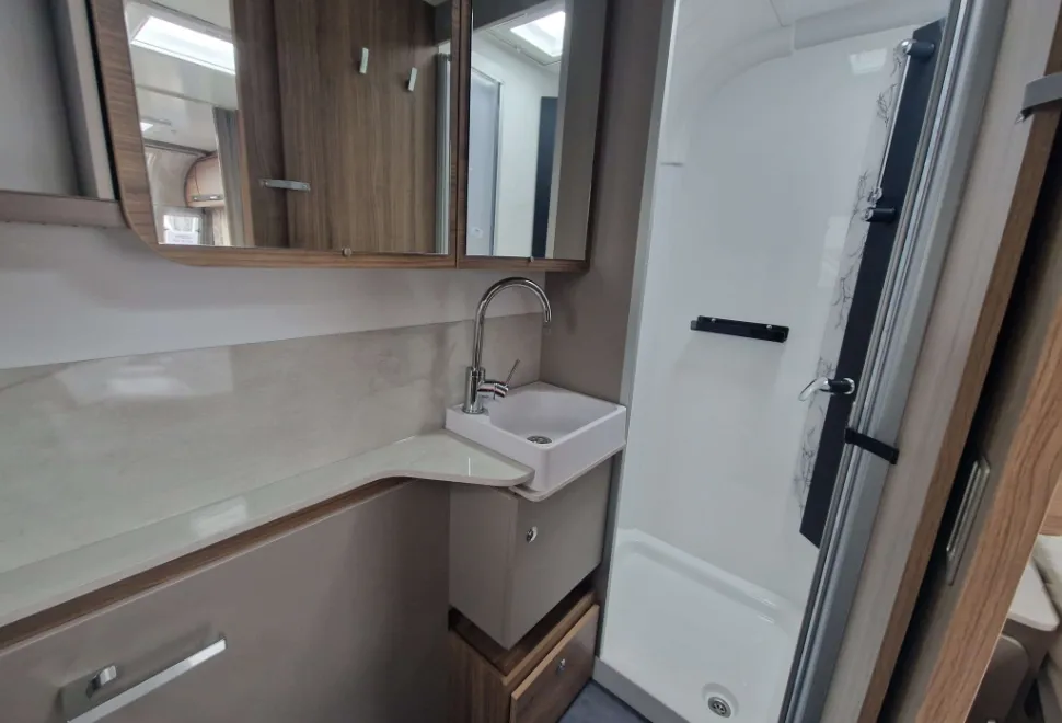 Bailey Unicorn Deluxe Vigo 2026