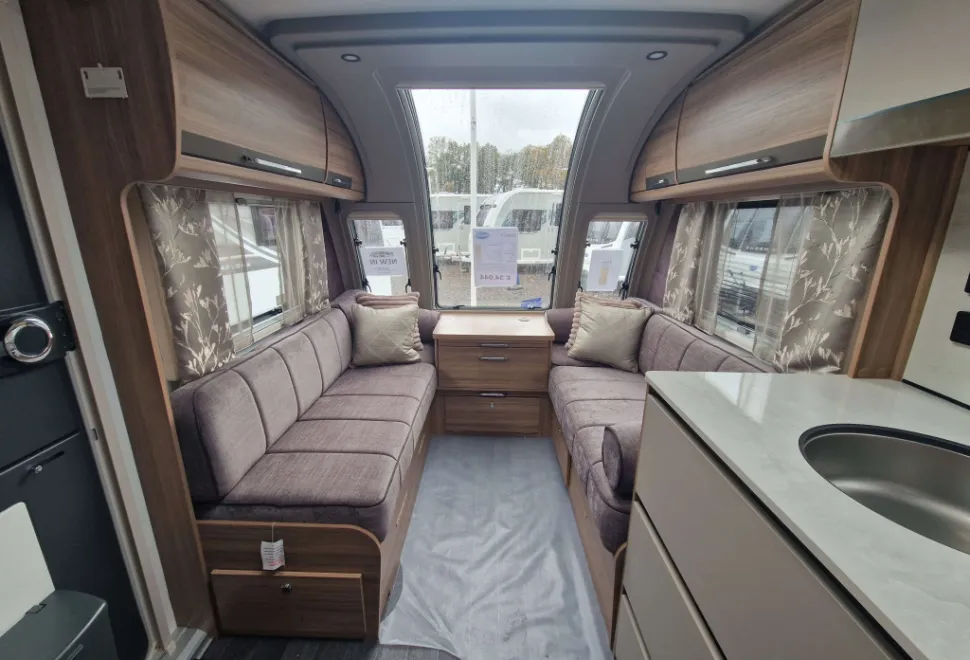Bailey Unicorn Deluxe Vigo 2026