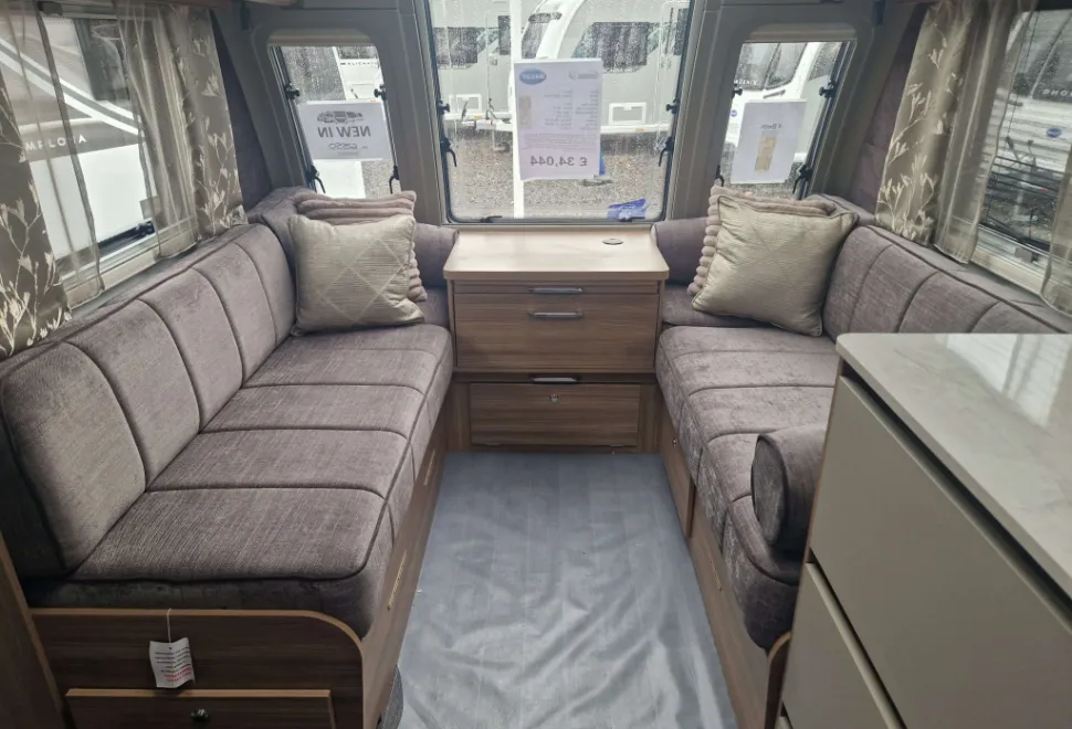 Bailey Unicorn Deluxe Vigo 2026