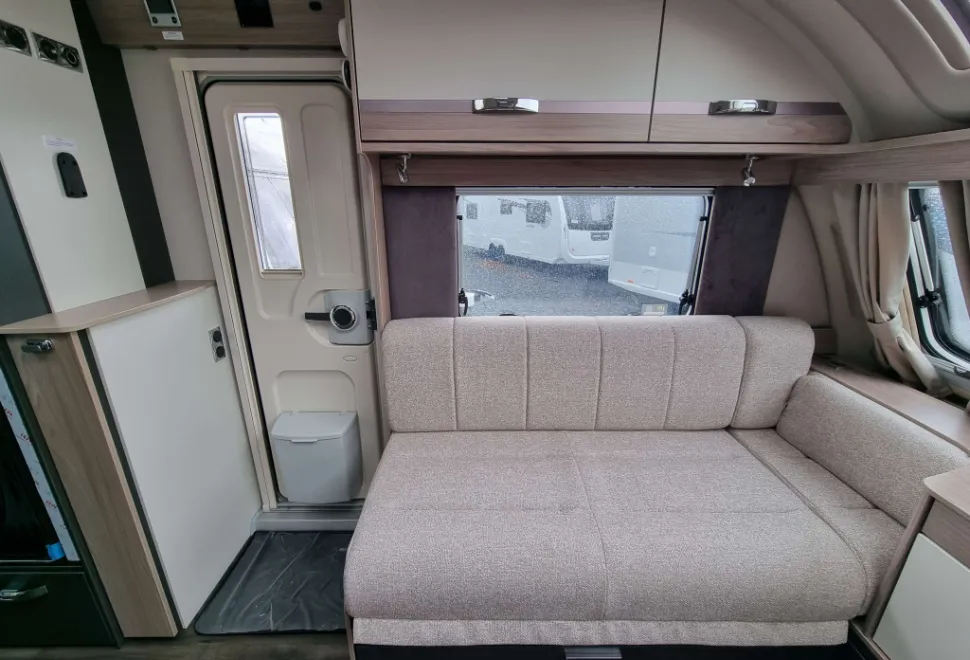 Swift Conqueror Grande 645 2026