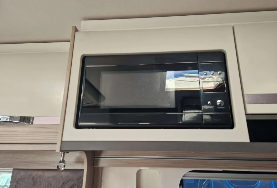 Swift Conqueror Grande 645 2026
