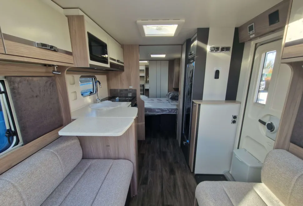 Swift Conqueror Grande 645 2026