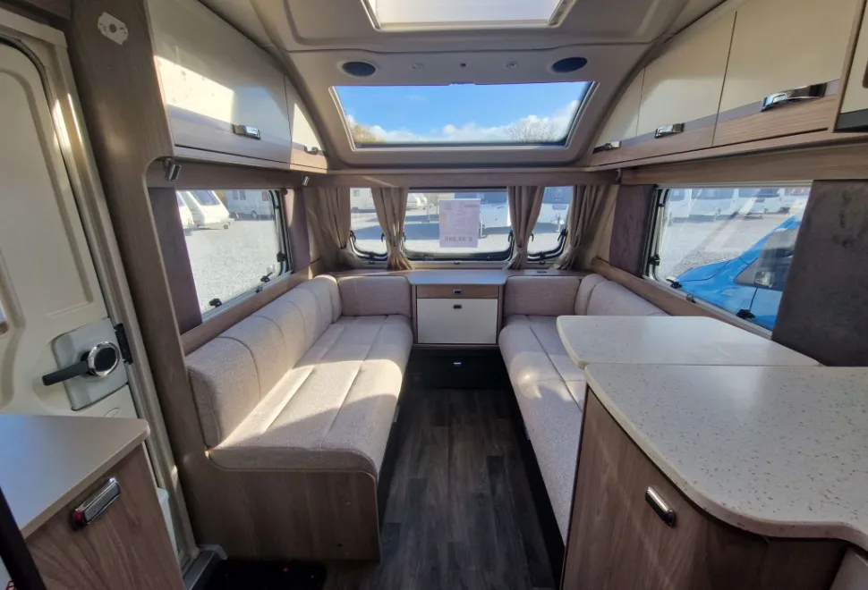 Swift Conqueror Grande 645 2026