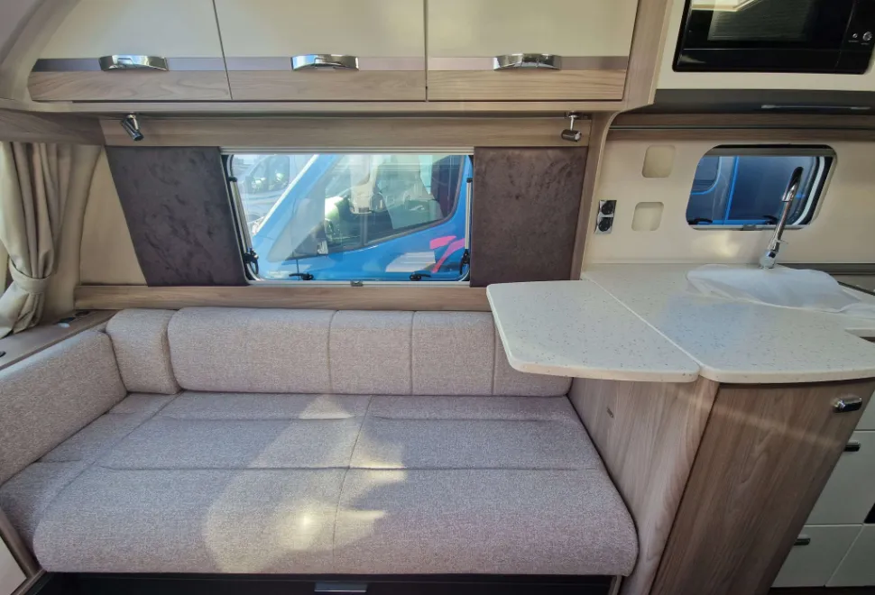 Swift Conqueror Grande 645 2026