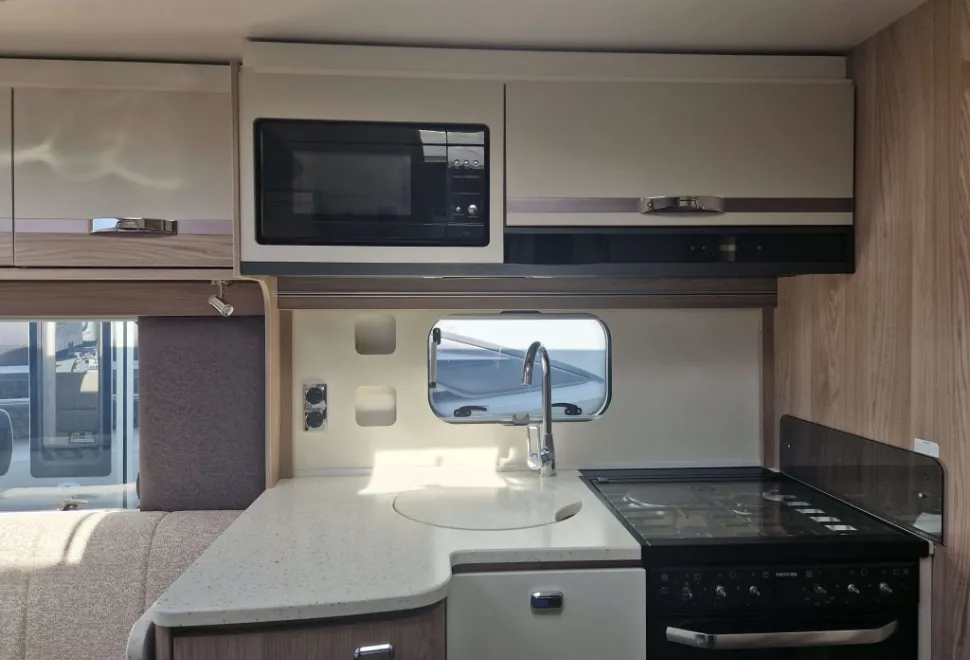 Swift Conqueror Grande 560 L 2026