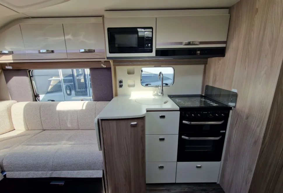Swift Conqueror Grande 560 L 2026