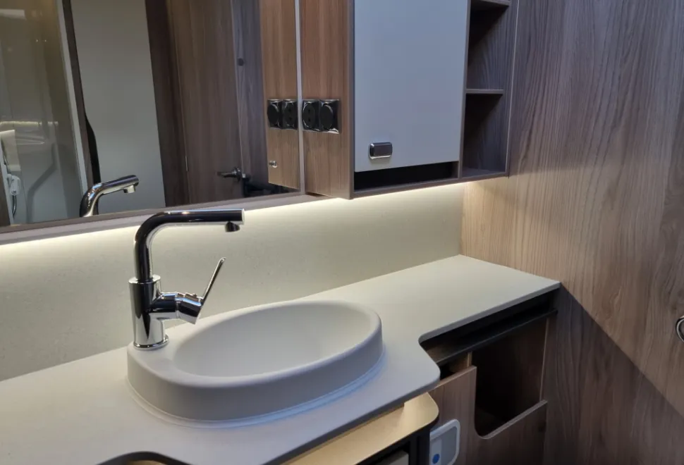 Swift Elegance Grande 835 2026
