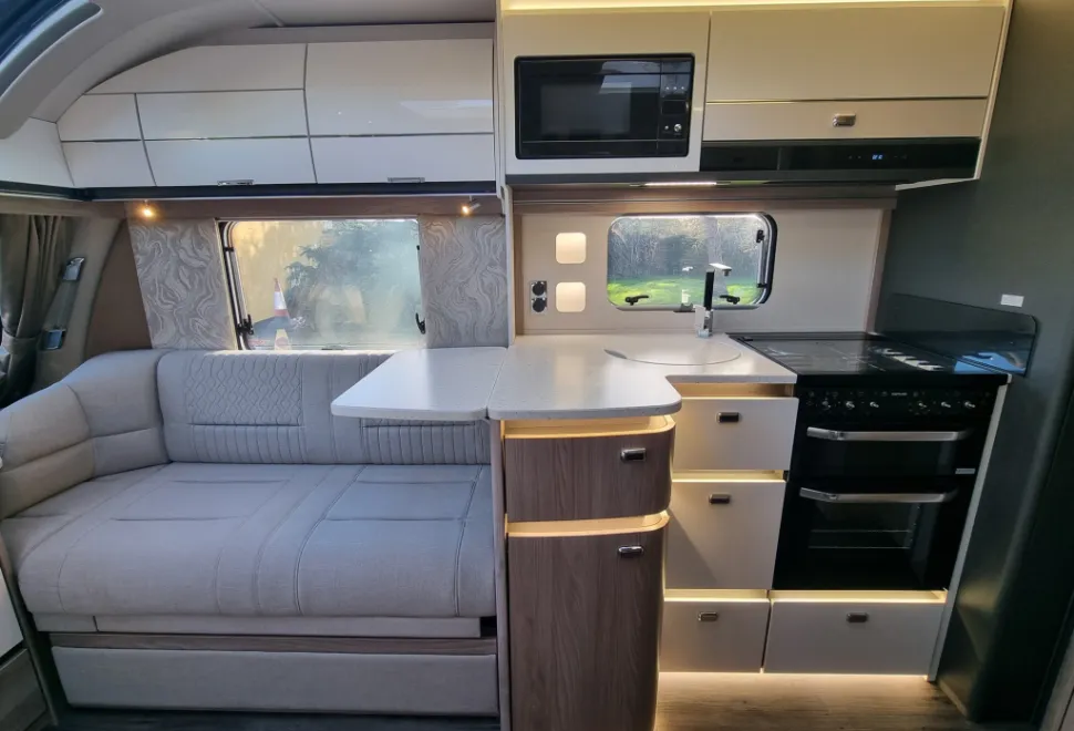 Swift Elegance Grande 835 2026