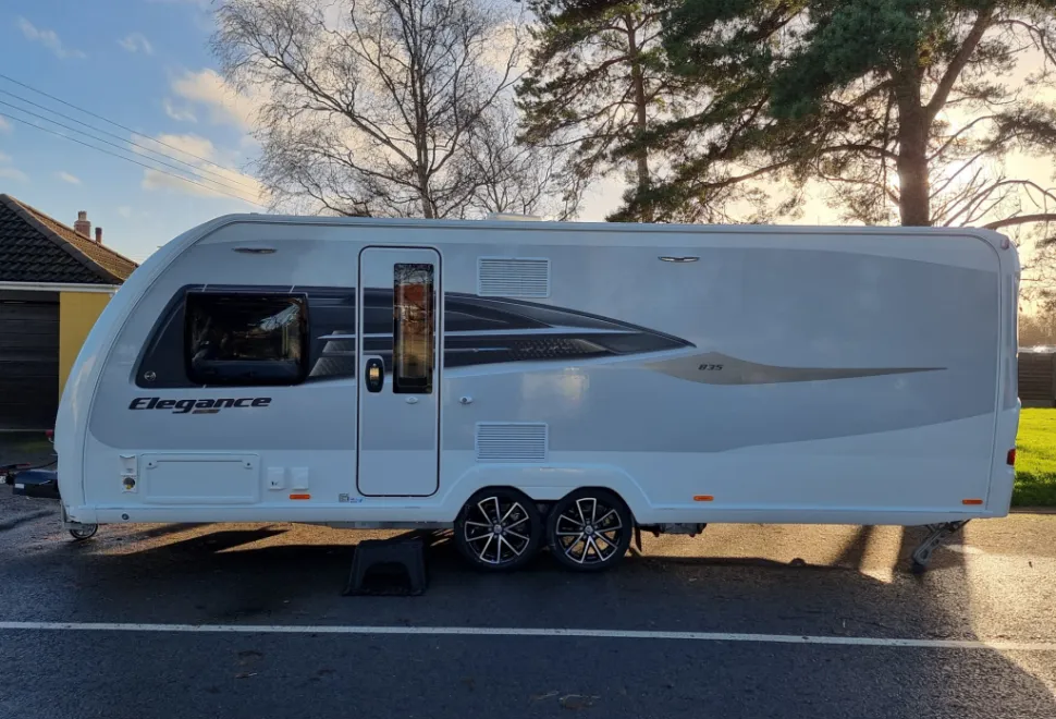 Swift Elegance Grande 835 2026