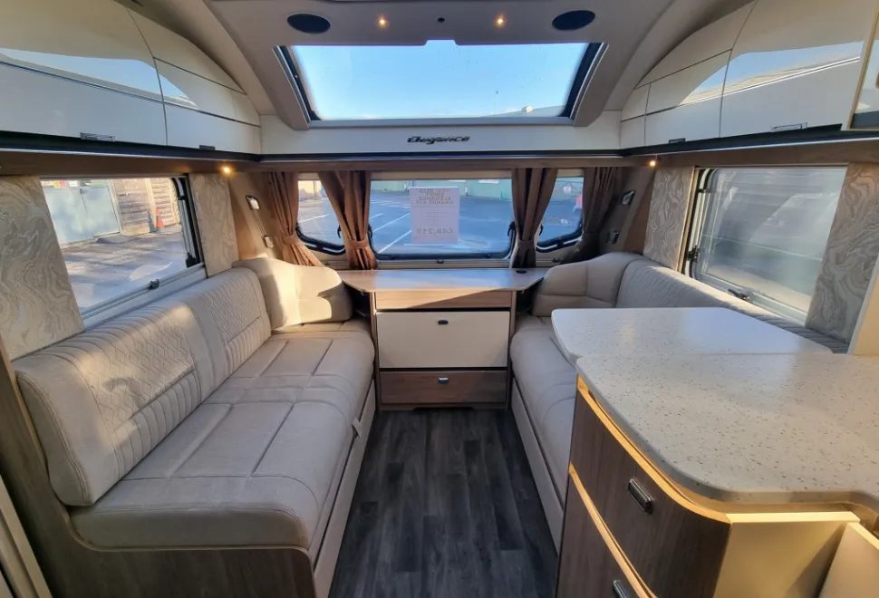 Swift Elegance Grande 835 2026