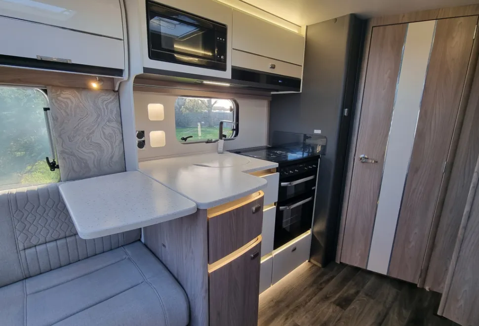 Swift Elegance Grande 835 2026