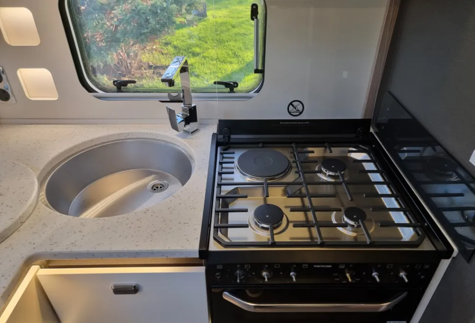 Swift Elegance Grande 835 2026