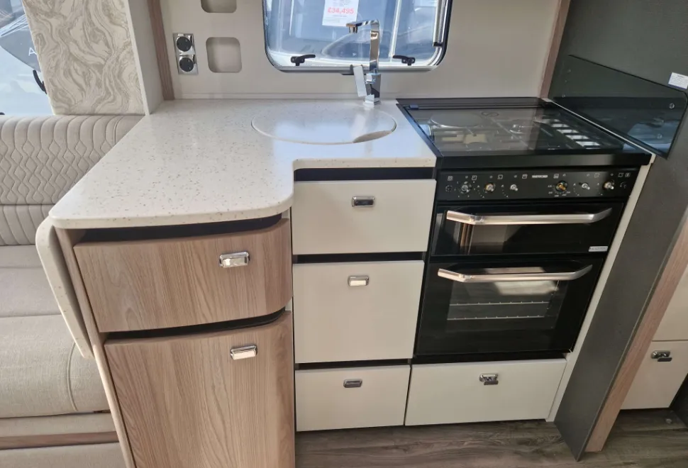 Swift Elegance Grande 845 2026