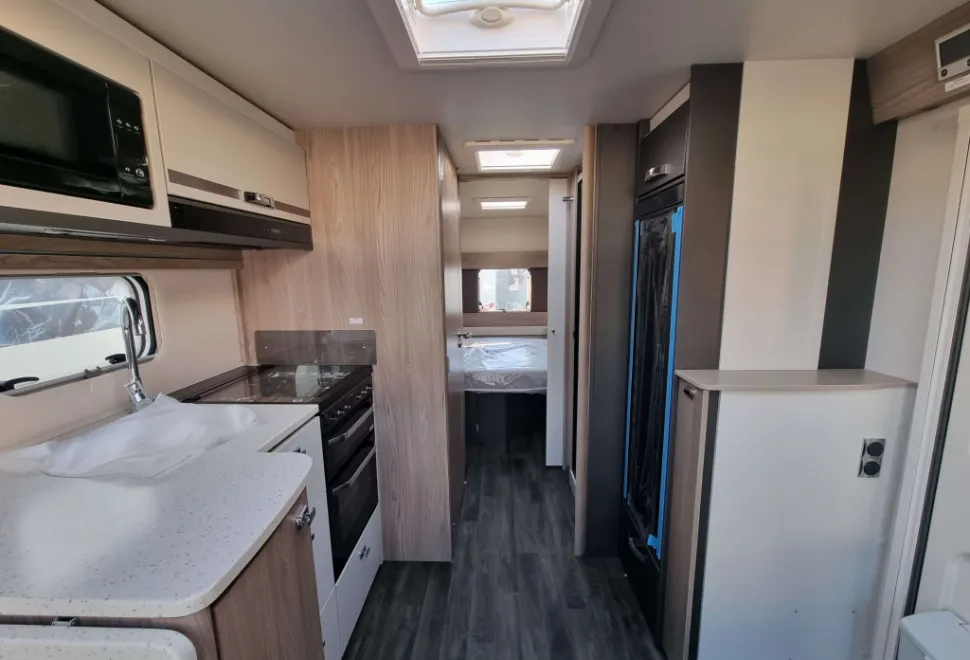 Swift Conqueror Grande 560 L 2026