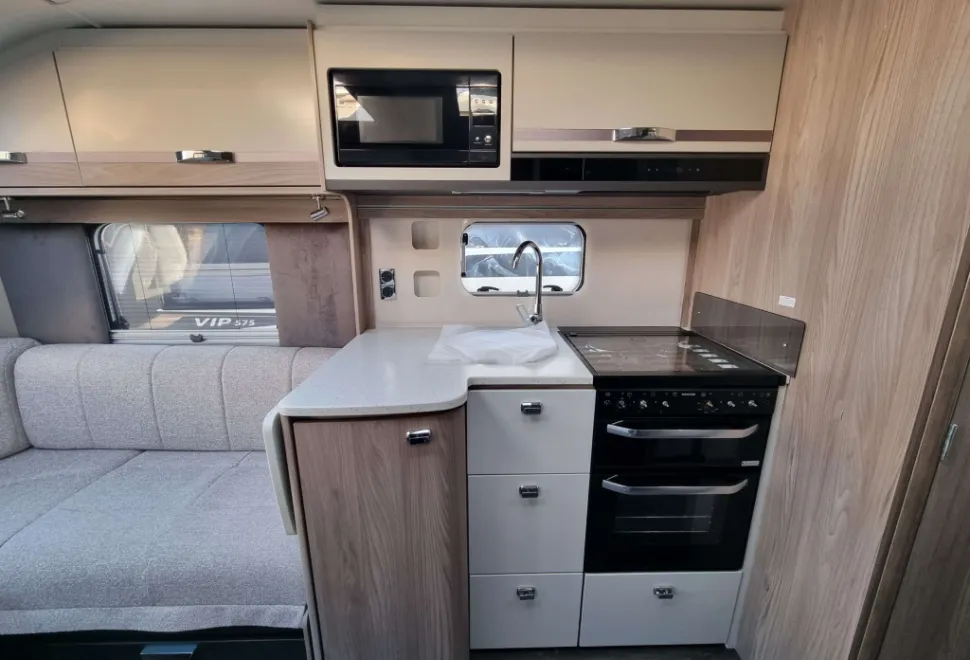 Swift Conqueror Grande 560 L 2026
