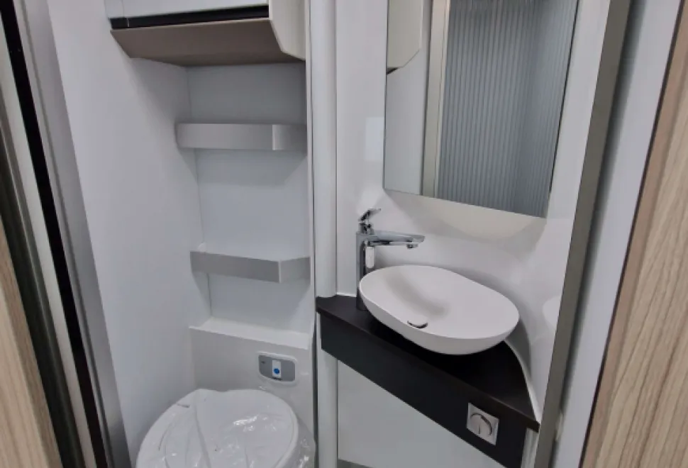 Adria Compact Supreme DL 2025