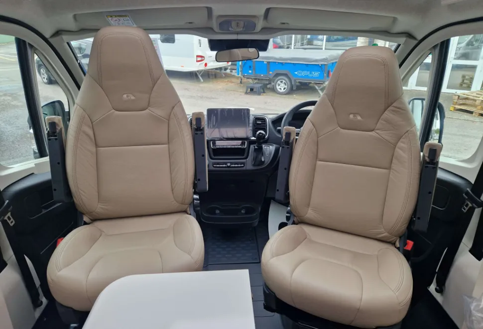 Adria Compact Supreme DL 2025