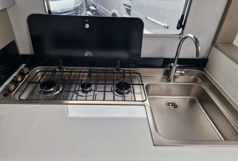 Adria Compact Supreme DL 2025