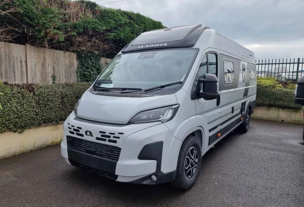 Adria  Twin Supreme 640 SGX 2025