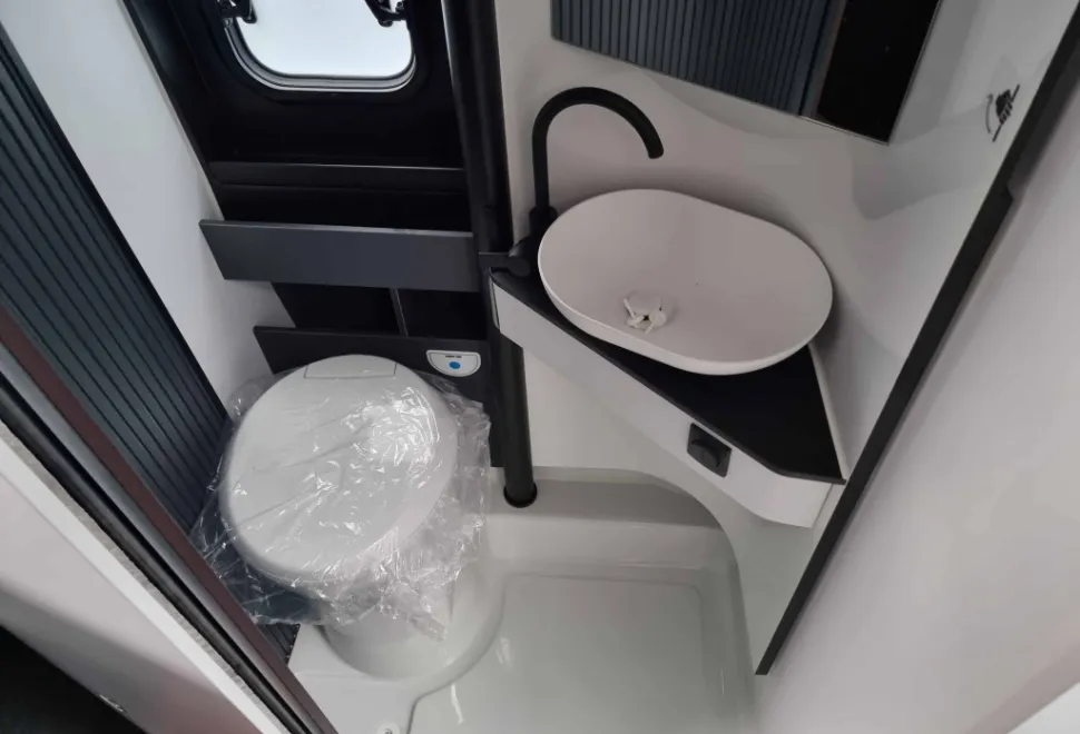 Adria  Twin Supreme 640 SGX 2025