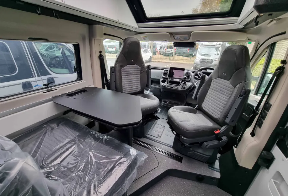 Adria  Twin Supreme 640 SGX 2025