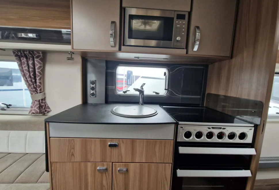 Swift Conqueror 580 2018