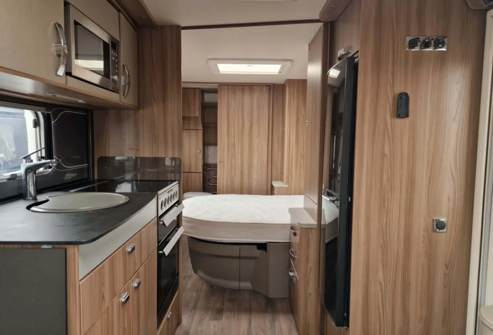 Swift Conqueror 580 2018