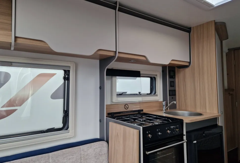Bailey Discovery Plus D4-4 2024