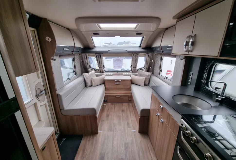 Swift Elegance Grande 845 2022