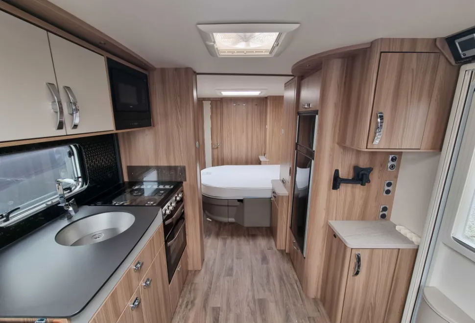 Swift Elegance Grande 845 2022