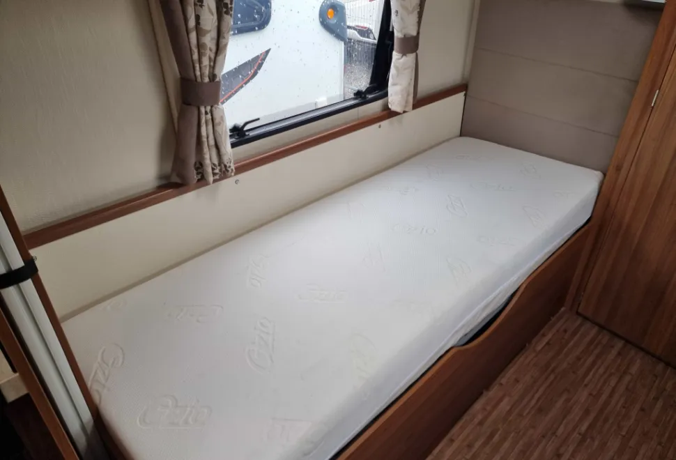 Elddis Affinity 574 2016