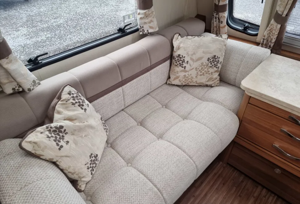 Elddis Affinity 574 2016