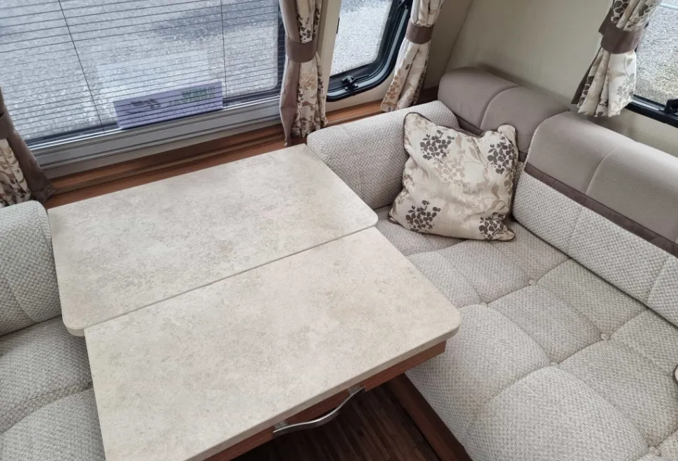 Elddis Affinity 574 2016