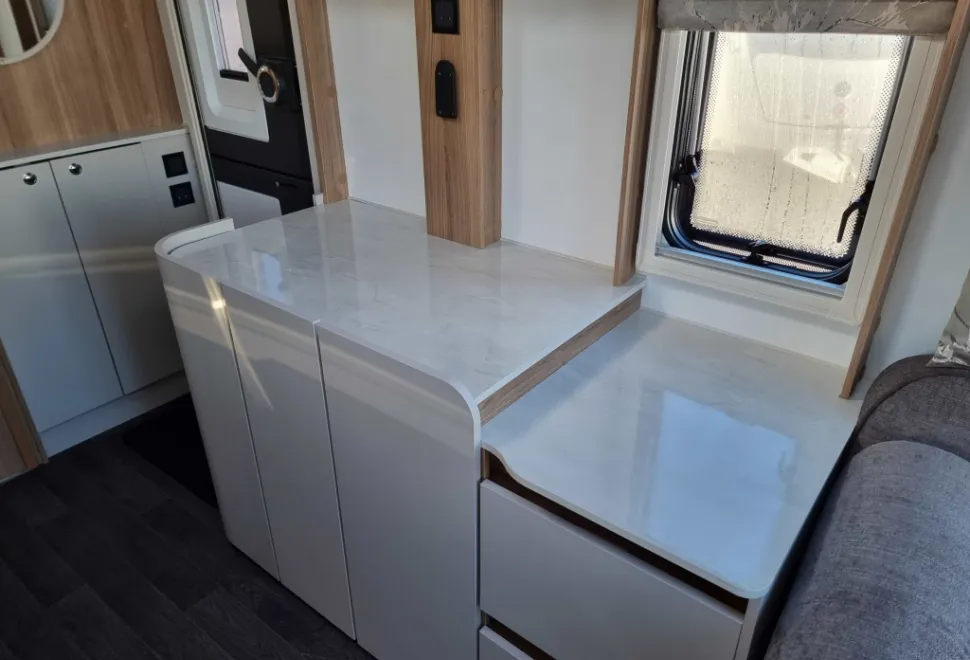 Bailey  Unicorn Deluxe Seville 2025