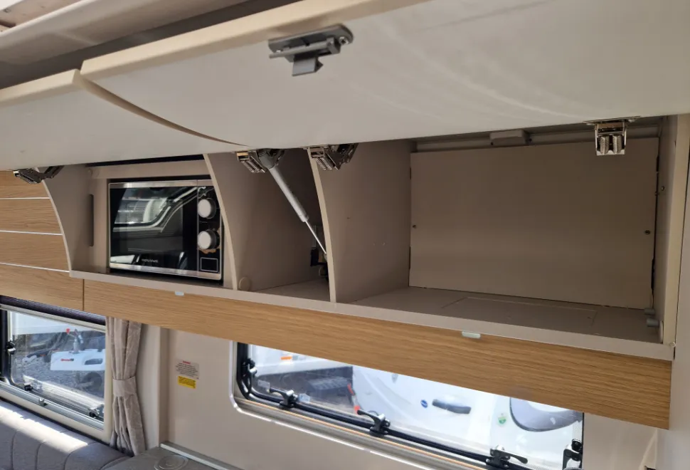 Adria Adora Seine 2022