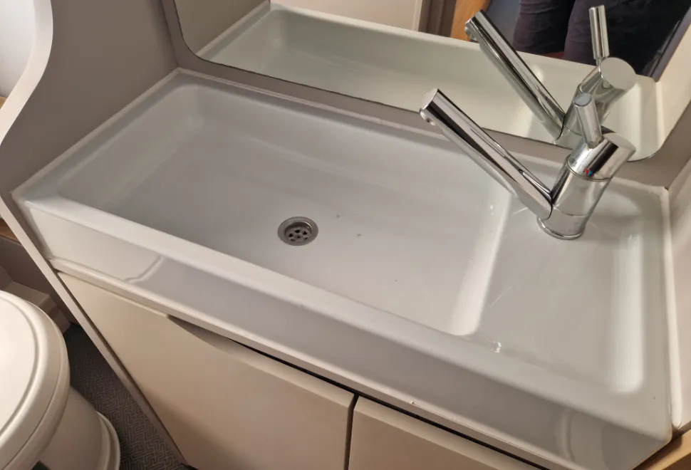 Adria Adora Seine 2022