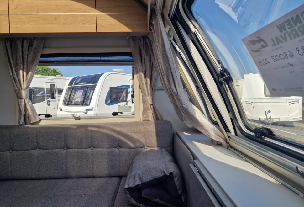 Adria Adora Seine 2022