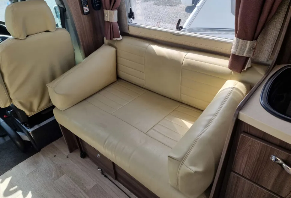 Auto-Sleepers  Burford DUO 2017