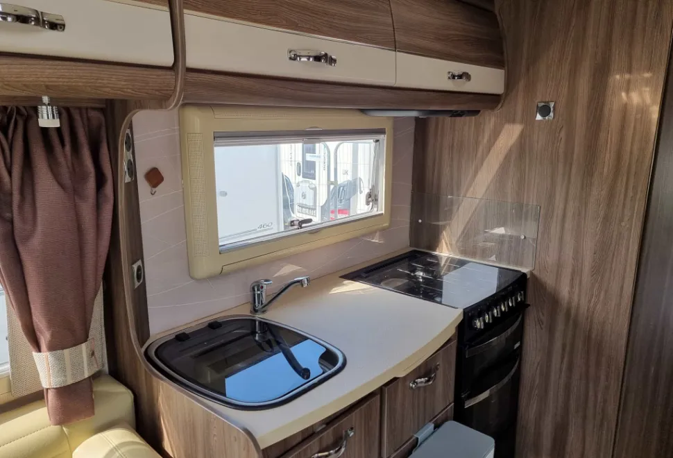 Auto-Sleepers  Burford DUO 2017