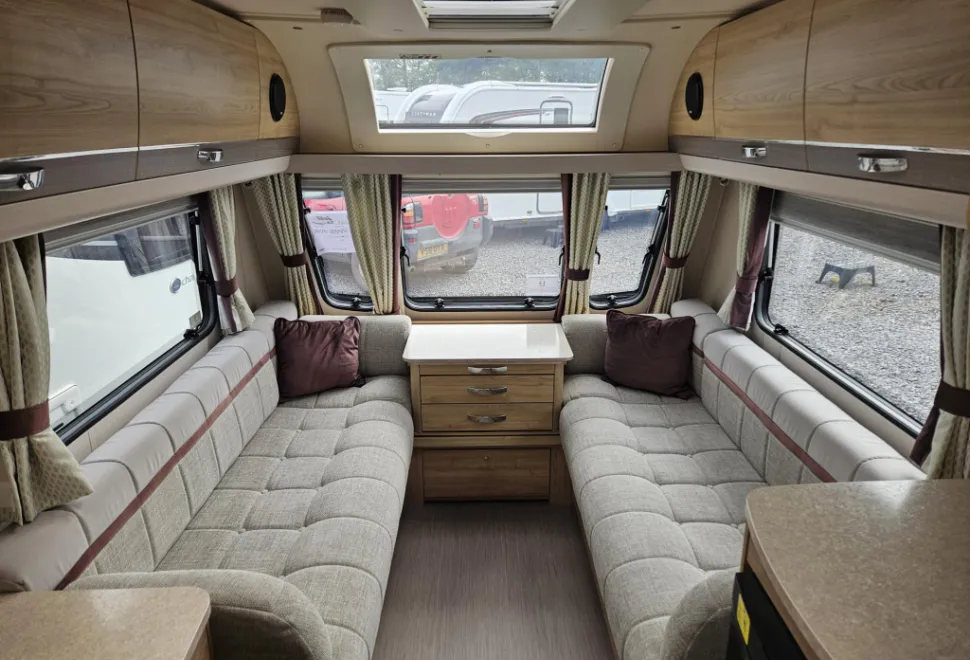 Elddis Avante GTS 482 2017