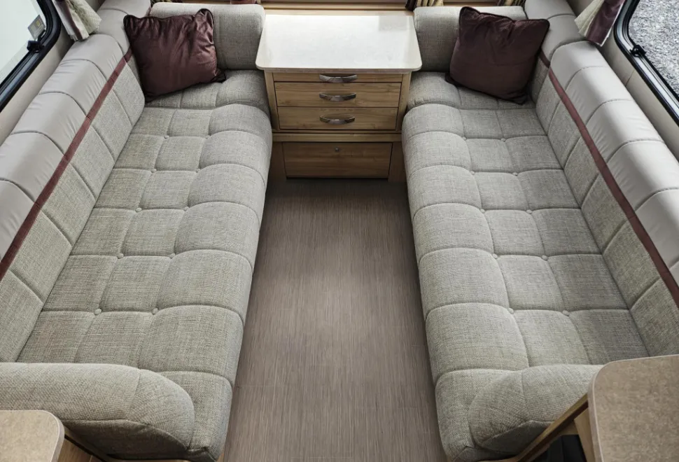 Elddis Avante GTS 482 2017