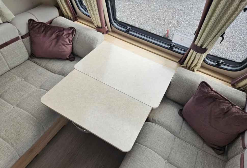 Elddis Avante GTS 482 2017