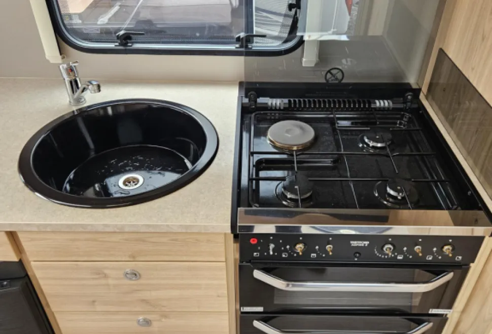 Elddis Avante GTS 482 2017