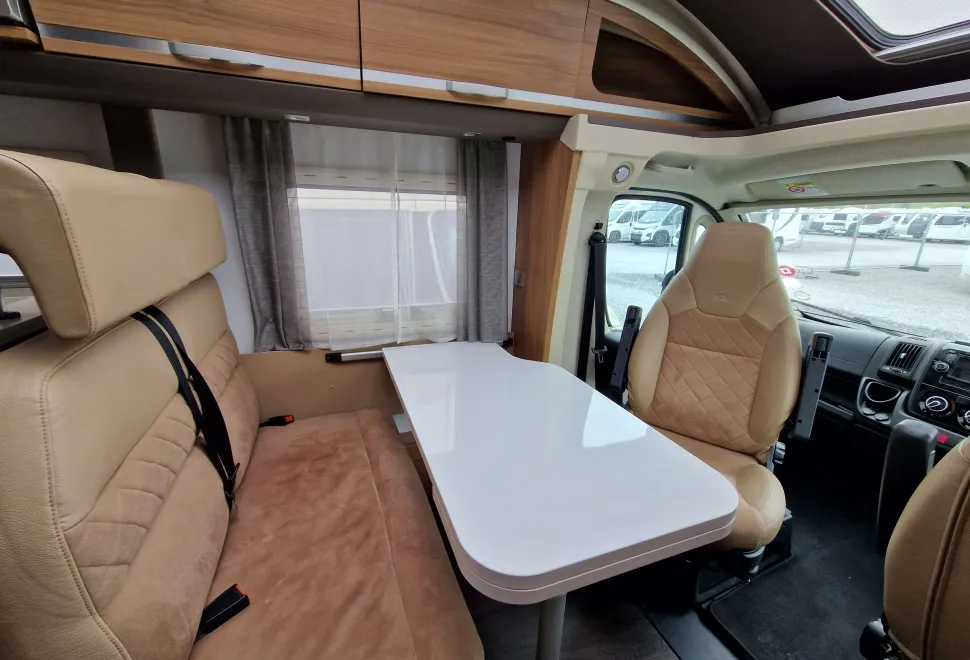 Adria Coral XL Plus 670 SL 2018