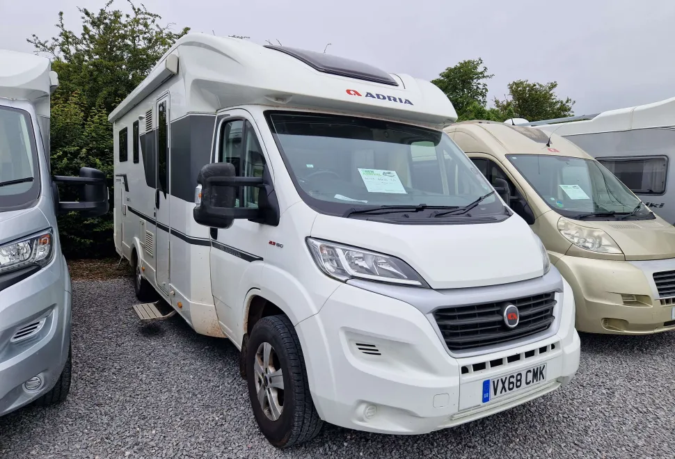 Adria Coral XL Plus 670 SL 2018
