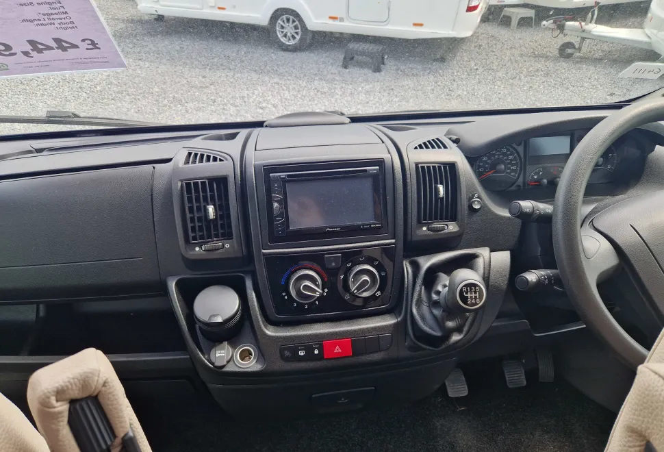 Rapido Series 6 640 2015