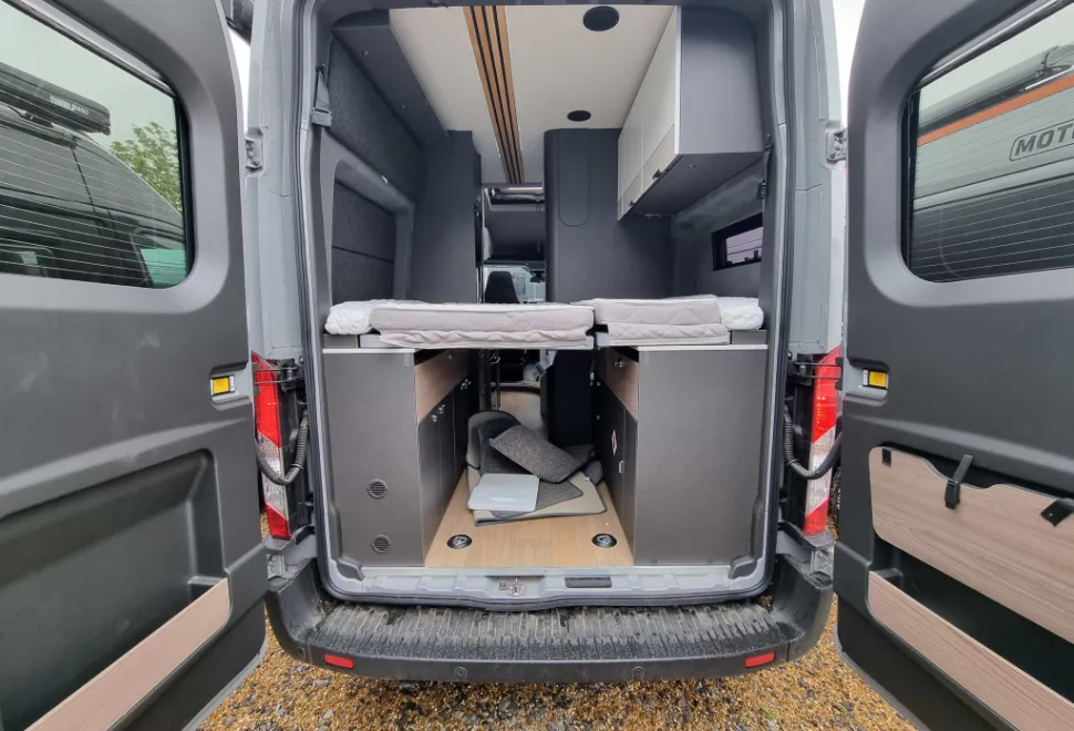 Swift  Trekker X 2024