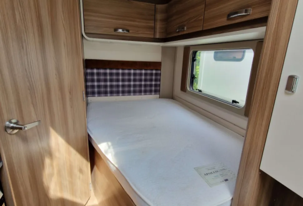 Swift Escape 664 2021