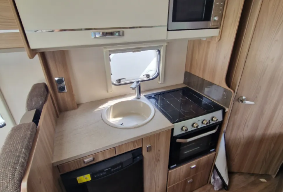 Swift Escape 664 2016