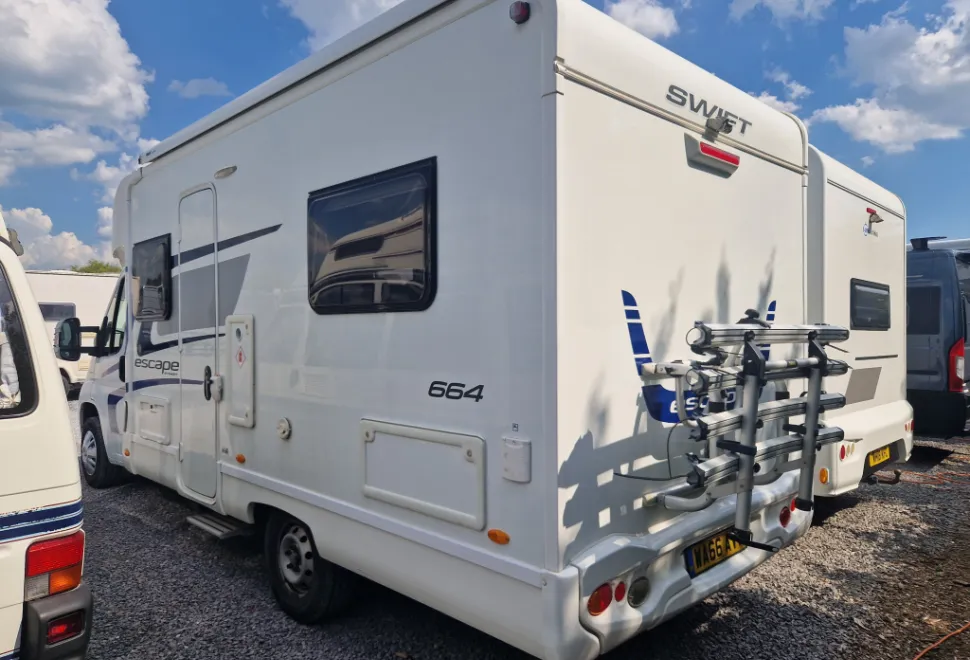 Swift Escape 664 2016
